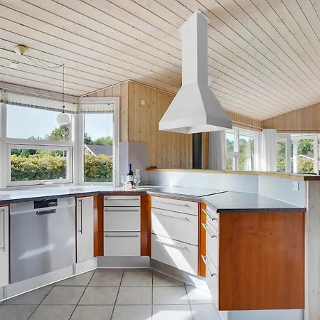 بيت للعطل In With Sauna