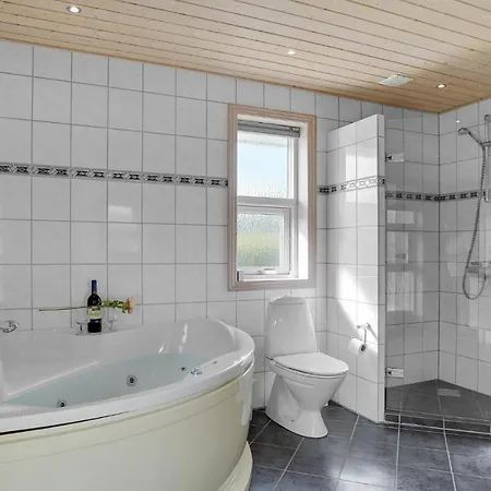In With Sauna *